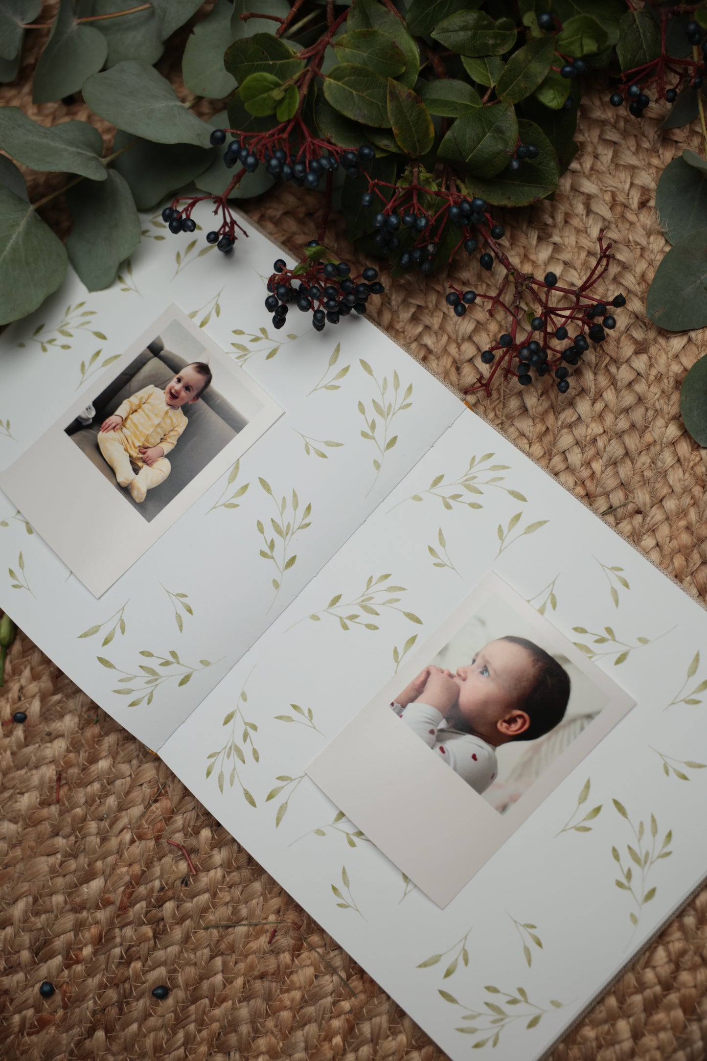 Radosnica za bebe, radosnice za bebe, radosnica, radosnice, od graska do lubenice, album za slike, deciji album za slike, deciji album za fotografije, poklon za mamu, poklon za babine, poklon za roditelje, poklon za buducu mamu, poklon za prvi rodjendan, poklon za bebu, pokloni za bebu